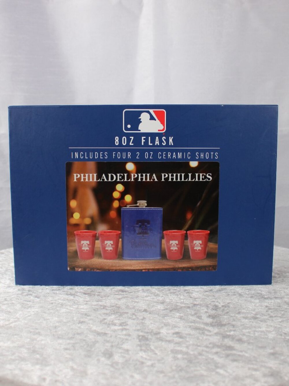 Philadelphia Phillies 8 oz Flask Gift Set w/ 4 Ceramic Shot Glasses MLB NIB